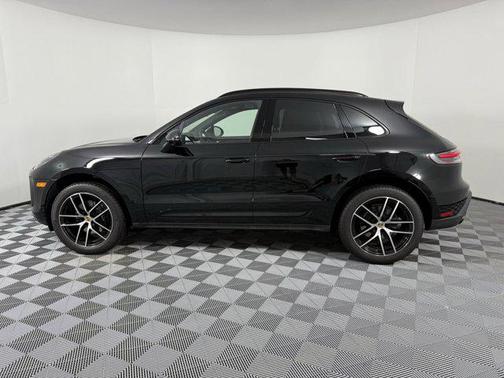 2025 Porsche Macan AWD