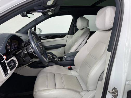 2021 Porsche Cayenne E-Hybrid S