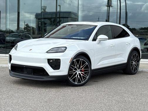 2025 Porsche Macan Base