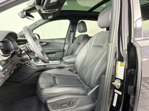Orca Black Metallic 2020 Audi Q7 55 Prestige