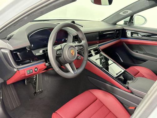 Ice Grey Metallic 2026 Porsche Panamera 4