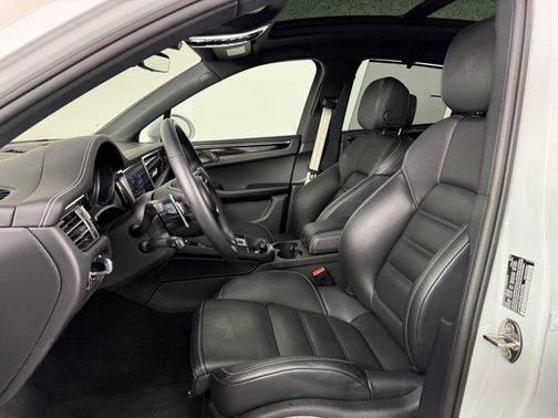 2025 Porsche Macan S