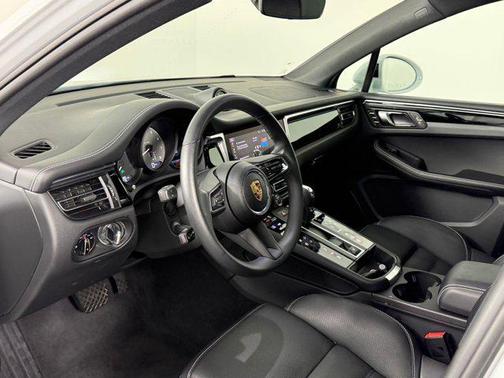 2025 Porsche Macan S