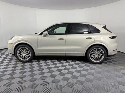 2025 Porsche Cayenne AWD
