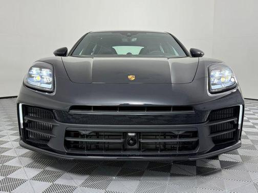 2026 Porsche Panamera 4