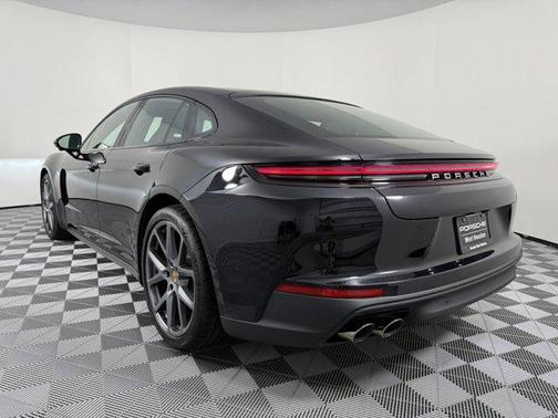 2026 Porsche Panamera 4