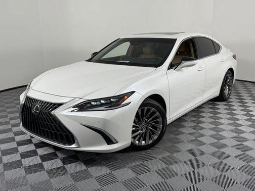 2024 Lexus ES 300h Ultra Luxury