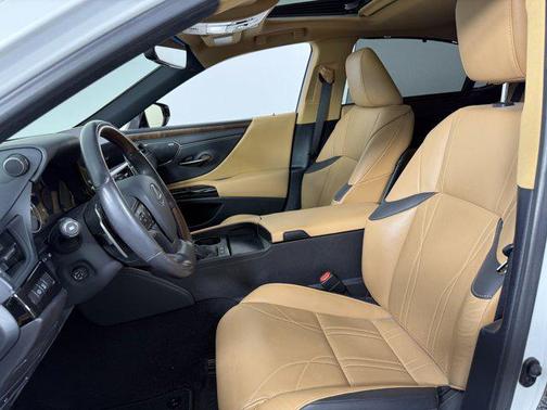 2024 Lexus ES 300h Ultra Luxury