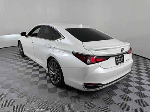 2024 Lexus ES 300h Ultra Luxury