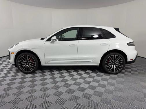 2024 Porsche Macan Base