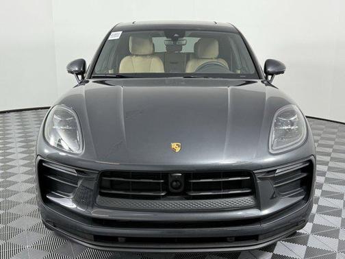 2025 Porsche Macan AWD