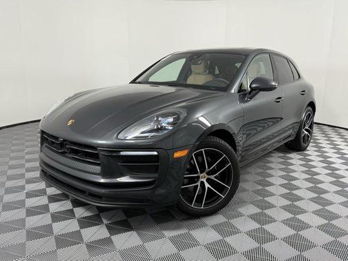 2025 Porsche Macan Base