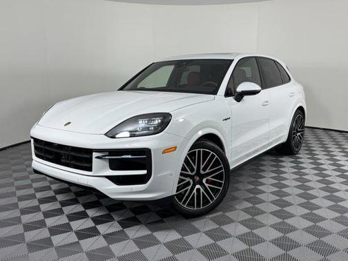 2025 Porsche Cayenne S