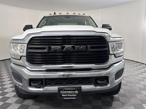 Bright White Clearcoat 2019 RAM 2500 Big Horn Crew Cab 4x4 6'4' Box