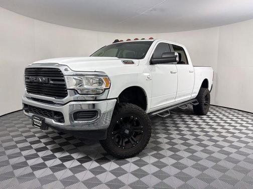 Bright White Clearcoat 2019 RAM 2500 Big Horn Crew Cab 4x4 6'4' Box