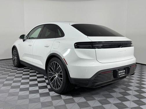 2025 Porsche Macan 4S