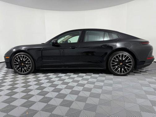 2025 Porsche Panamera RWD
