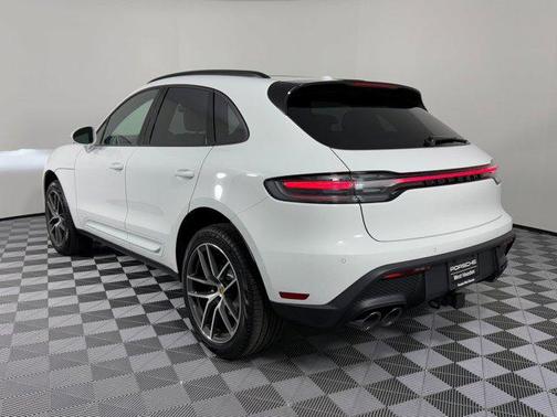 2026 Porsche Macan AWD