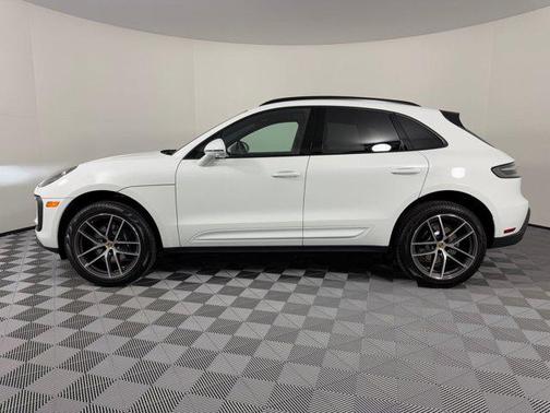 2026 Porsche Macan AWD