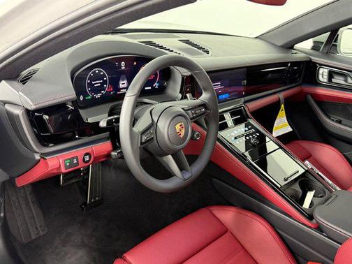 2026 Porsche Panamera RWD