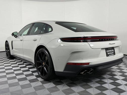 2026 Porsche Panamera RWD