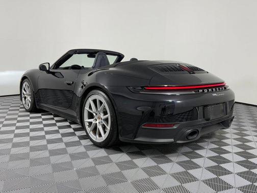 2025 Porsche 911 Carrera