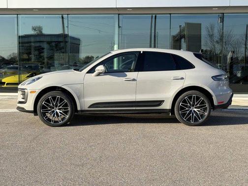 2025 Porsche Macan Base
