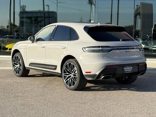 2025 Porsche Macan Base