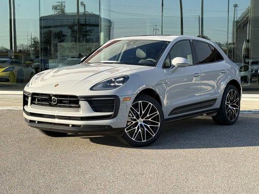2025 Porsche Macan Base