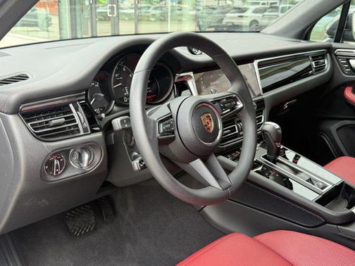 2025 Porsche Macan Base