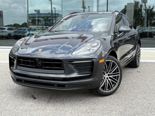2025 Porsche Macan Base