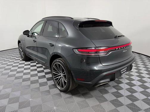 2025 Porsche Macan Base