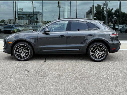 2025 Porsche Macan Base