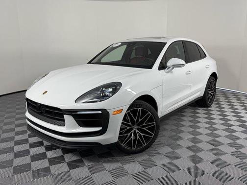 2025 Porsche Macan Base