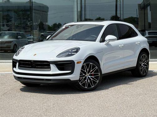 2025 Porsche Macan Base