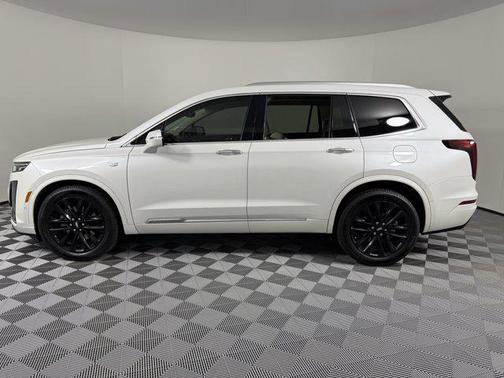 2022 Cadillac XT6 Premium Luxury FWD