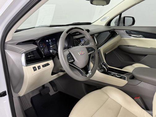 2022 Cadillac XT6 Premium Luxury FWD