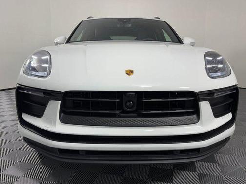 2026 Porsche Macan AWD