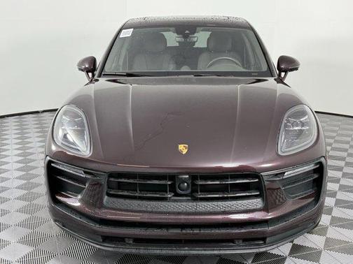 2025 Porsche Macan Base