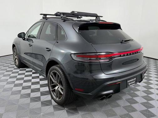 2022 Porsche Macan Base
