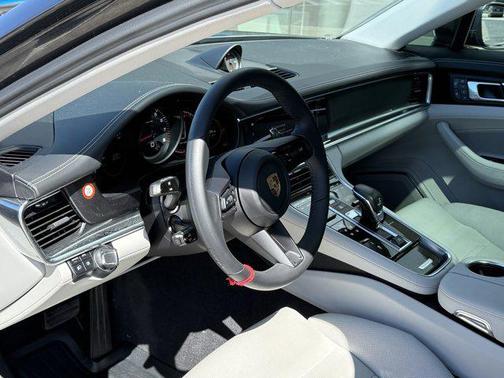 2022 Porsche Panamera Platinum Edition