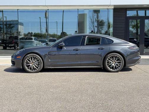 2022 Porsche Panamera Platinum Edition