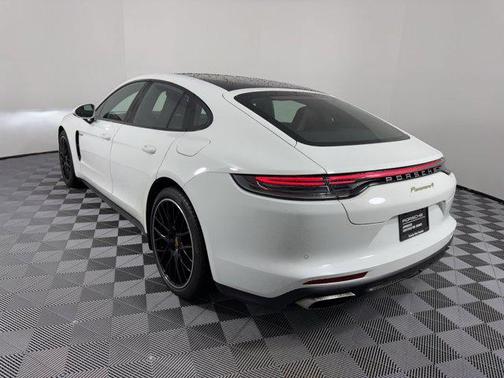2021 Porsche Panamera E-Hybrid 4