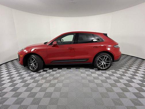 2025 Porsche Macan AWD