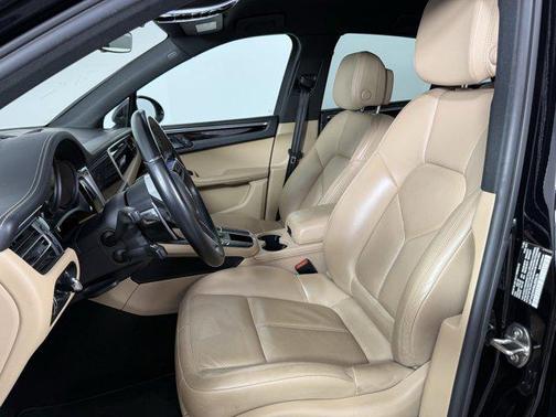 2021 Porsche Macan Base