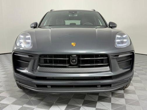 2026 Porsche Macan AWD
