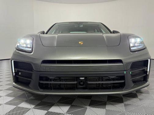 2026 Porsche Panamera RWD