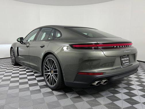 2026 Porsche Panamera RWD