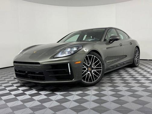 2026 Porsche Panamera RWD