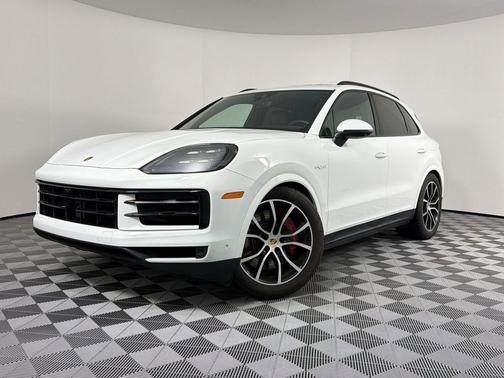 White 2024 Porsche Cayenne Cayenne S E-Hybrid